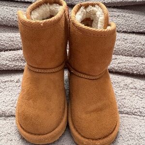 Cozy Shearling-Lined Chestnut Boots